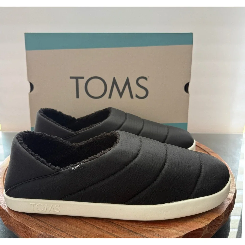 TOMS Ezra Mens 11.5 Black Matte Ripstop Quilted Faux Fur Lined Slippers 10016946